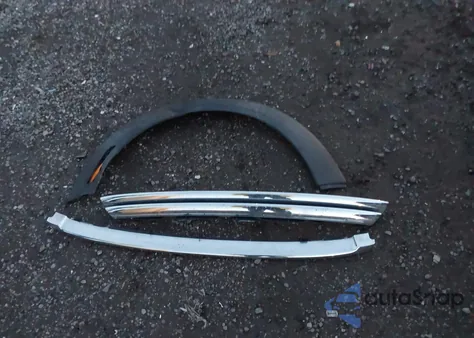 2010 Mini Cooper z USA, uszkodzony, nr VIN WMWMR3C58ATU98557